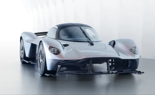 aston martin valkyrie max verstappen 1 e1549442868148 2048x1253