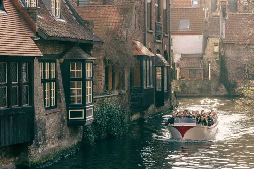 brugge belgie rechtenvrij den harrson via unsplash resultaat scaled
