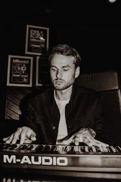 chasin ego 219a photo 43 683x1024