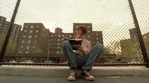 converse sneakers worn by leonardo dicaprio as jim carroll in the basketball diaries 1 780x438 1