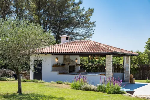 d119d23e 01c8 4dea 8326 ad71fd619052