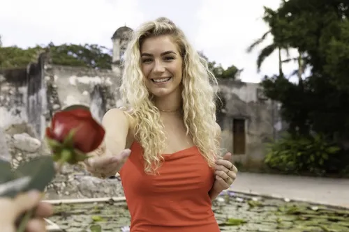 foto 8 bachelor karen