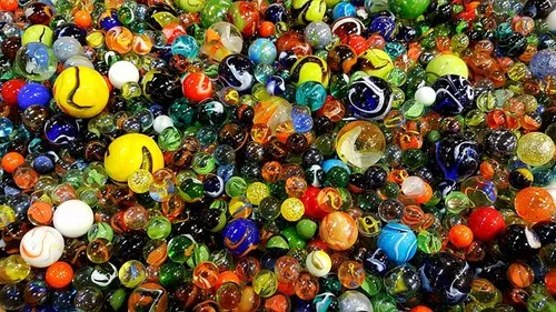 glass marbles 3313001 340
