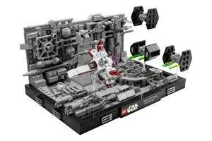 https hypebeastcom image 2022 03 lego original star wars trilogy diorama trench run dagobah 09 300x200