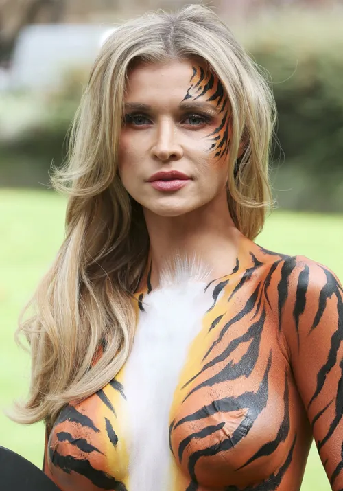 joanna krupa bodypaint 7