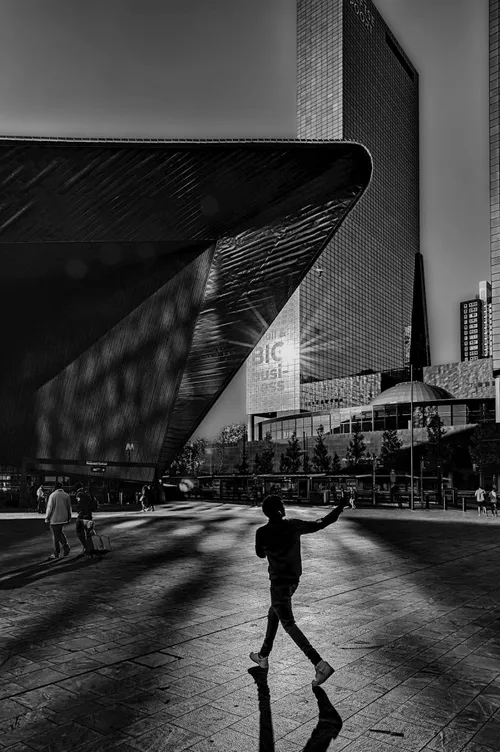 licht weerkaats in het flatgebouw rene schuite 681x1024