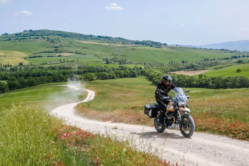 moto guzzi v85 tt travel fhm09