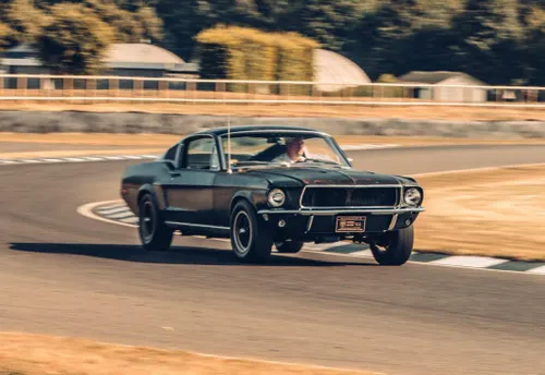 mustang gt 390 fastback 68er highland green steve mcqueen the boss 5 e1537434817584 1024x704