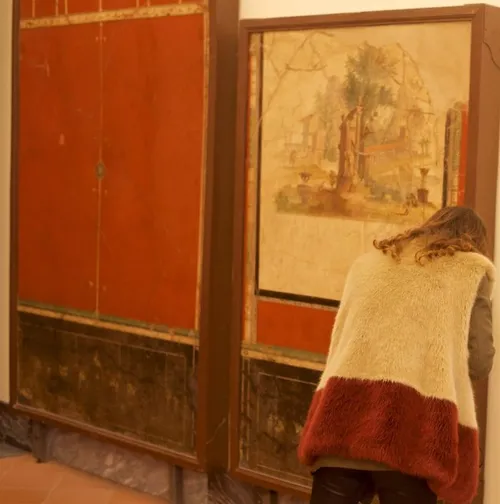 photographer goes through the museums to capture the similarities between the paintings and the visitors and the result will impress you 59e6fb374243e 700