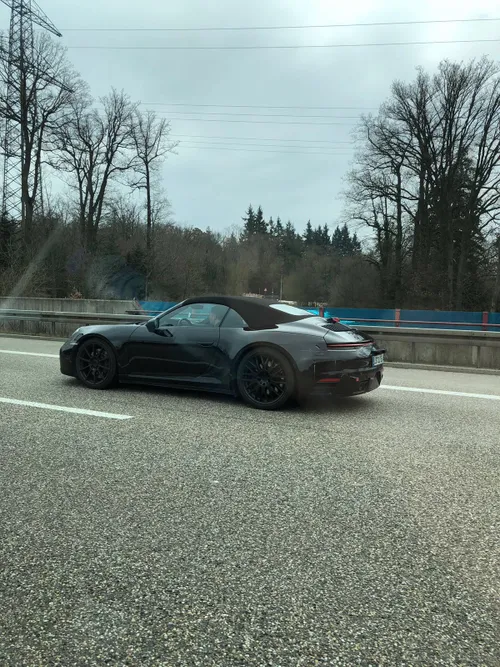 porsche carrera 911 992 2