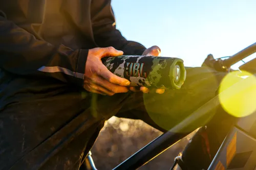 580928 jbl flip7 lifestyle mountian 258a8990 x1 7d3489 original 1741343218