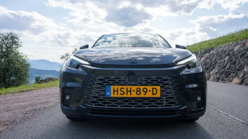 Roadtrip Italië_Lexus LBX 2025 FHM Web_2-07051 kopie