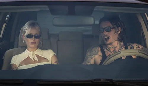 toon &amp; lau in car 1