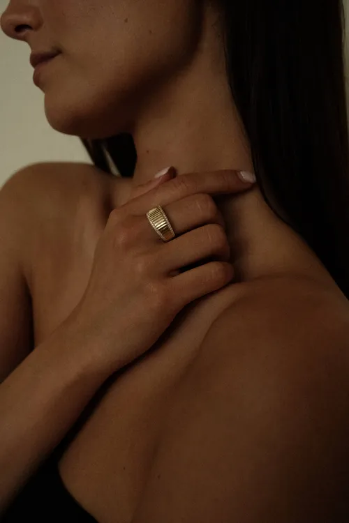 Oro Jewels - Ribbed Statement Ring