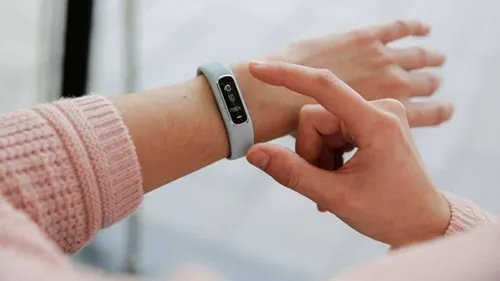 10 fitness trackers in singapore in 2022 garmin vivosmart 4