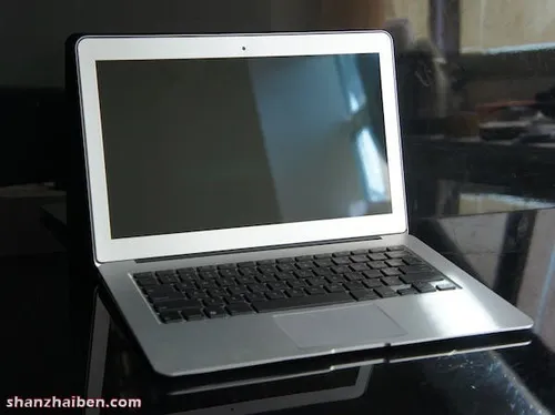 3 201112131602218c8nn