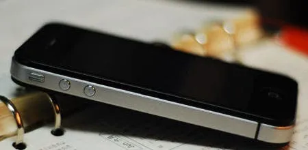 android 21 iphone 4 clone side