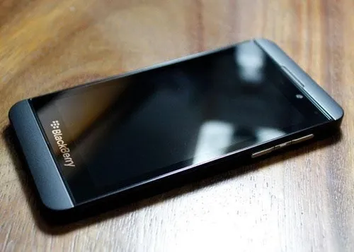 blackberry z10 price in india features specs review