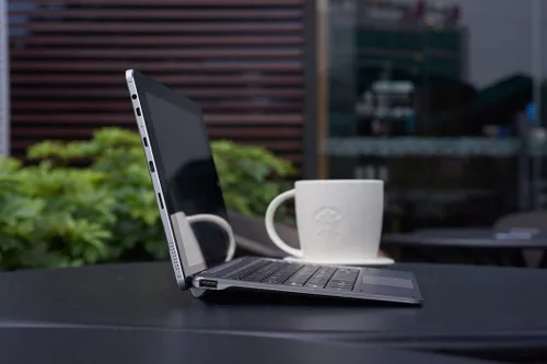 catchf0b803 22 03 22 13 40 41