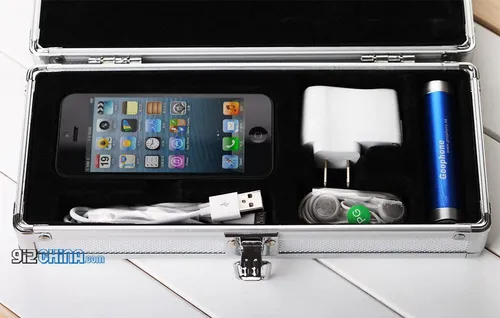 goophone i5 iphone 5 clone box and accessories leaked 1