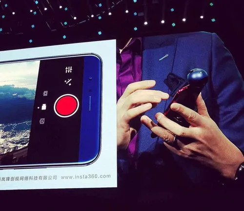 ming zhao president of huawei honor business unit holding honor vr camera close