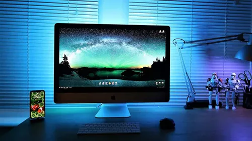 polaromagnet pirouq a8j0 unsplash