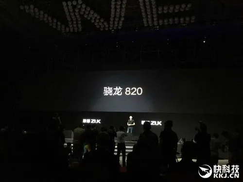 s 7d610bae40f04757a124480a7e402efd