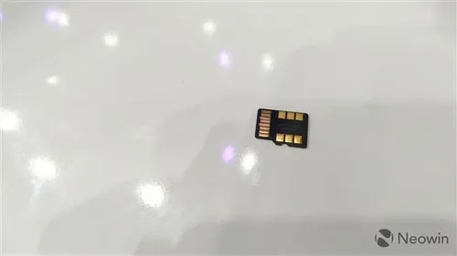 sd card and sim 1