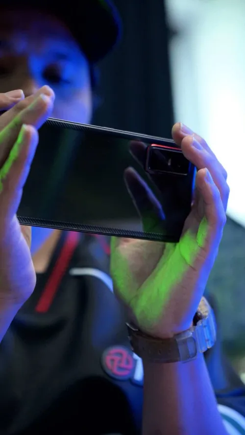 sequence 0100 00 02 23still005