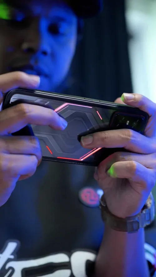 sequence 0100 00 10 06still001