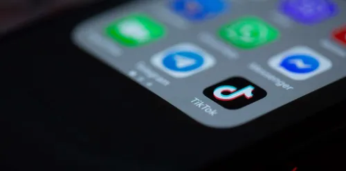 solen feyissa xfnfmlnpwdo unsplash