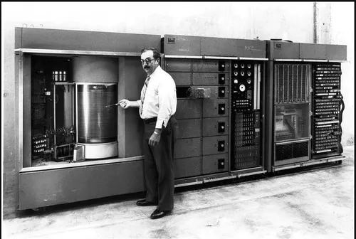 the first computer with a hard drive