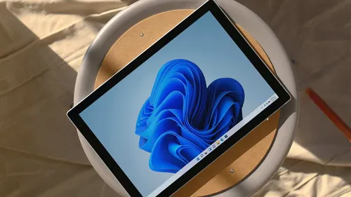 windows aevcu vit3o unsplash