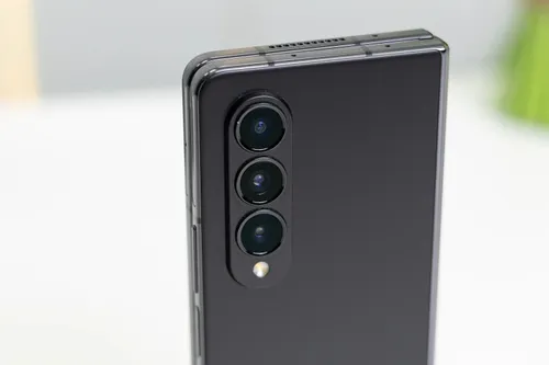 z fold 4 camera