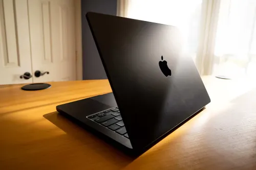 apple laptop1