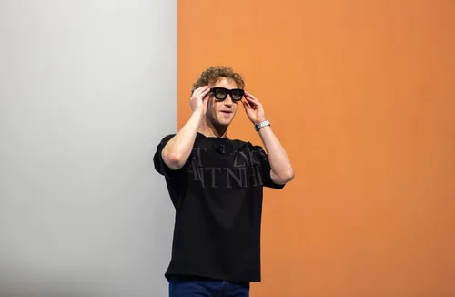 108043096-1727989603915-10804309