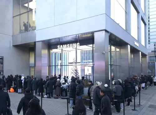 Gangnam-Store-Galaxy-Z-TriFold-1