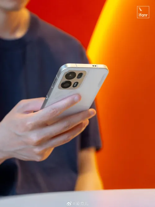 61e9ece0gy1iblhw7z538j22bc3347wh