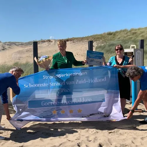 3 wethouder both bij schoonste strand zuid holland