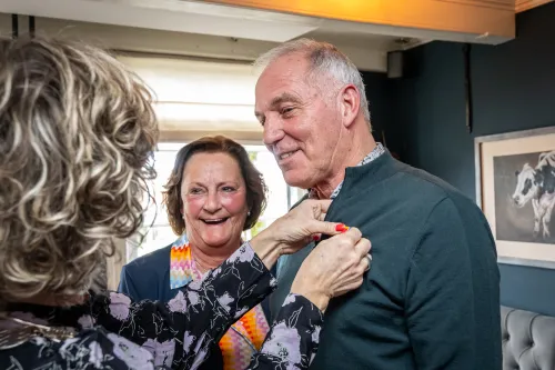 burgemeester speldt onderscheiding graafland op