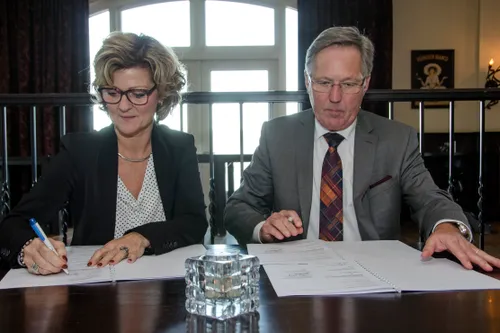 foto bij persbericht ondertekening handhavingsconvenant 1