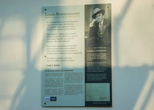 De plaquette die is bevestigd aan het geboortehuis van acteur Louis Bouwmeester.&nbsp; Foto: Sam Fish