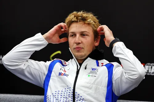 Lawson terug in de kleuren van Racing Bulls in Japan.