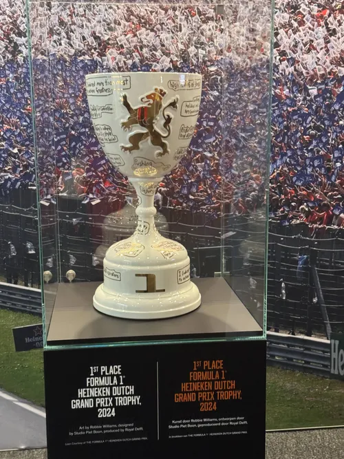 De beker van de Dutch Grand Prix van 2024.