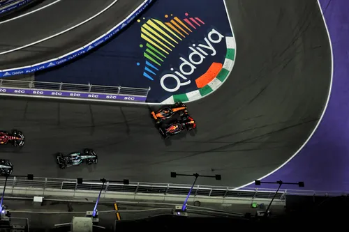 The battle between Piastri and Verstappen