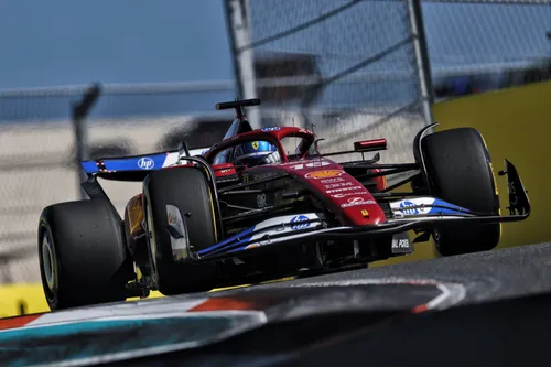 Leclercs harter Samstag in Miami hebt seine Kämpfe hervor, mit nur 47 Punkten aus den ersten fünf Rennen erreicht, während Ferrari auf P4 in der Konstrukteurswertung steht, so groß sind ihre Probleme