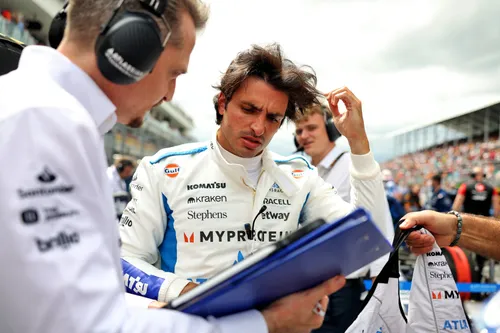 Sainz auf dem Grid in Miami vor dem neunten Platz