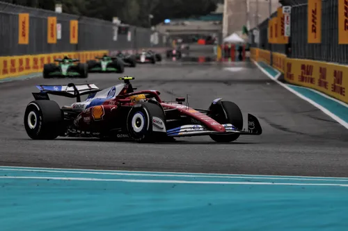 Lewis Hamilton in actie tijdens de Grand Prix van Miami 2025.