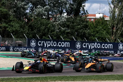 Max Verstappen overtakes Oscar Piastri in Imola
