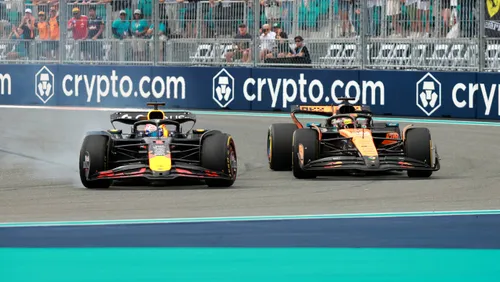 Piastri overtakes Verstappen